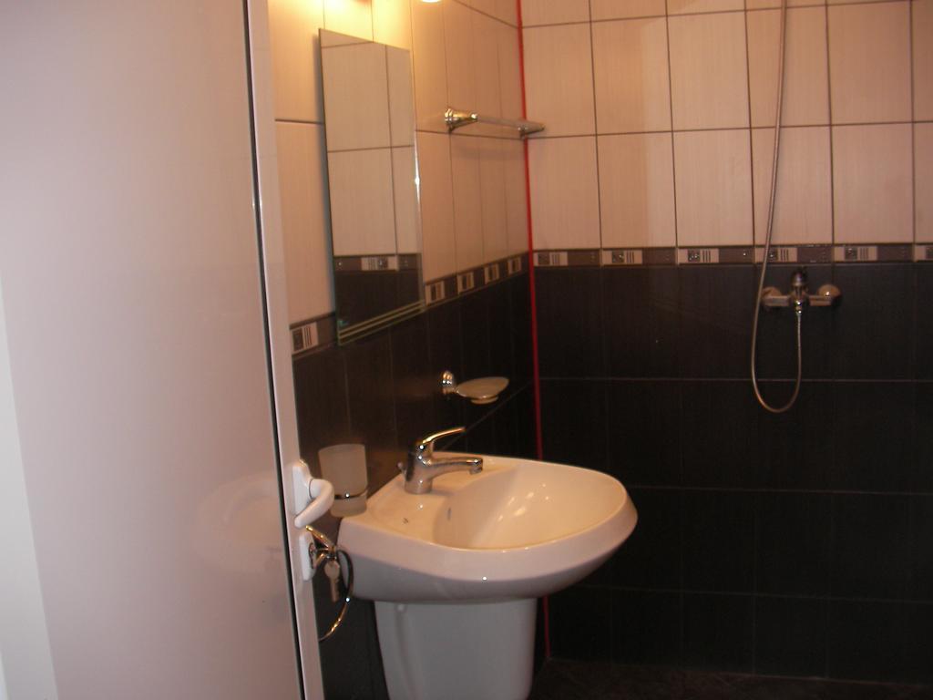 Adonai Apartments Nesebar Exterior photo